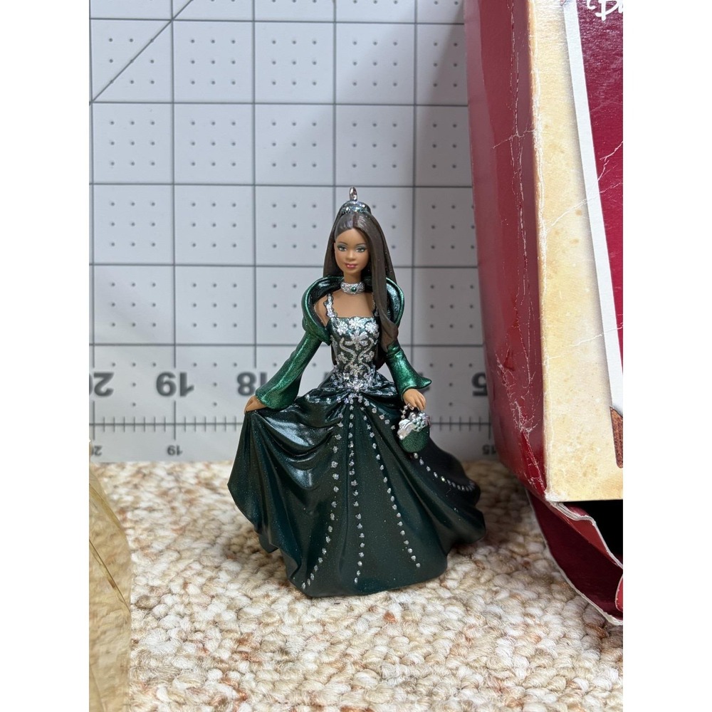 2004 Hallmark Keepsake Ornament African American Celebration BARBIE